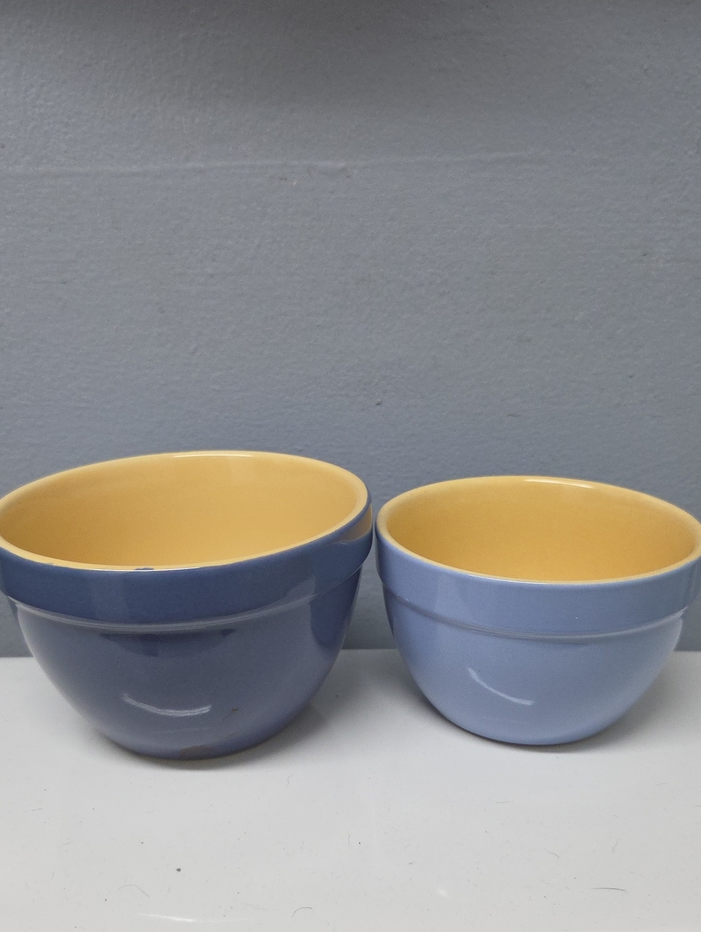 Ceramic Mixing Bowls Set in Blue Exterior and Cream Interior